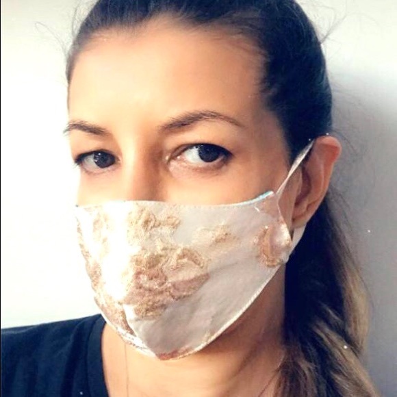 Cream/Gold Brocade Elegant Mask - Picture 2 of 4